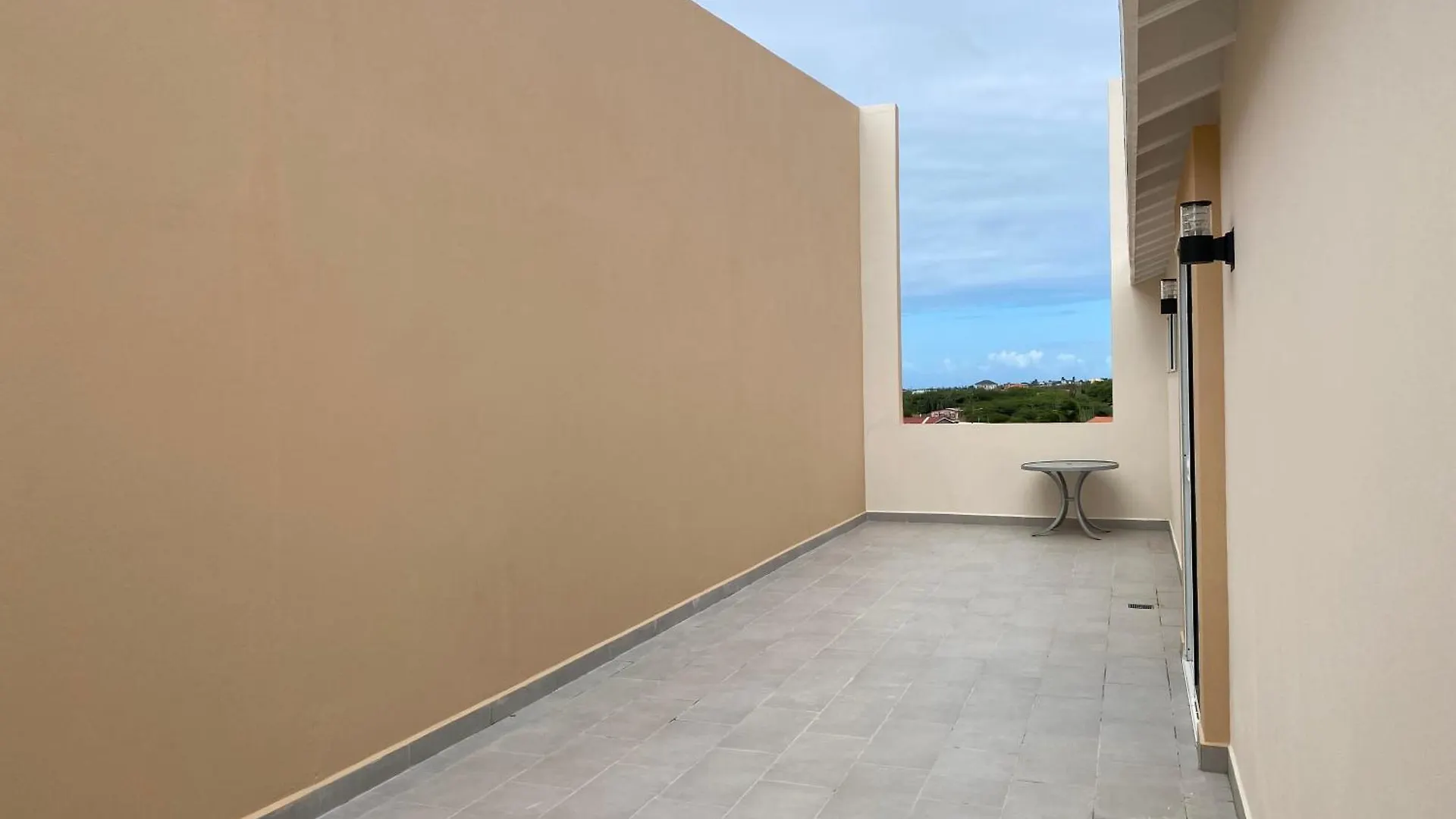 Arubas Life 411 Apartment Noord
